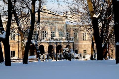 Pałac Lubomirskich, siedziba MZWDR w zimowej oprawie