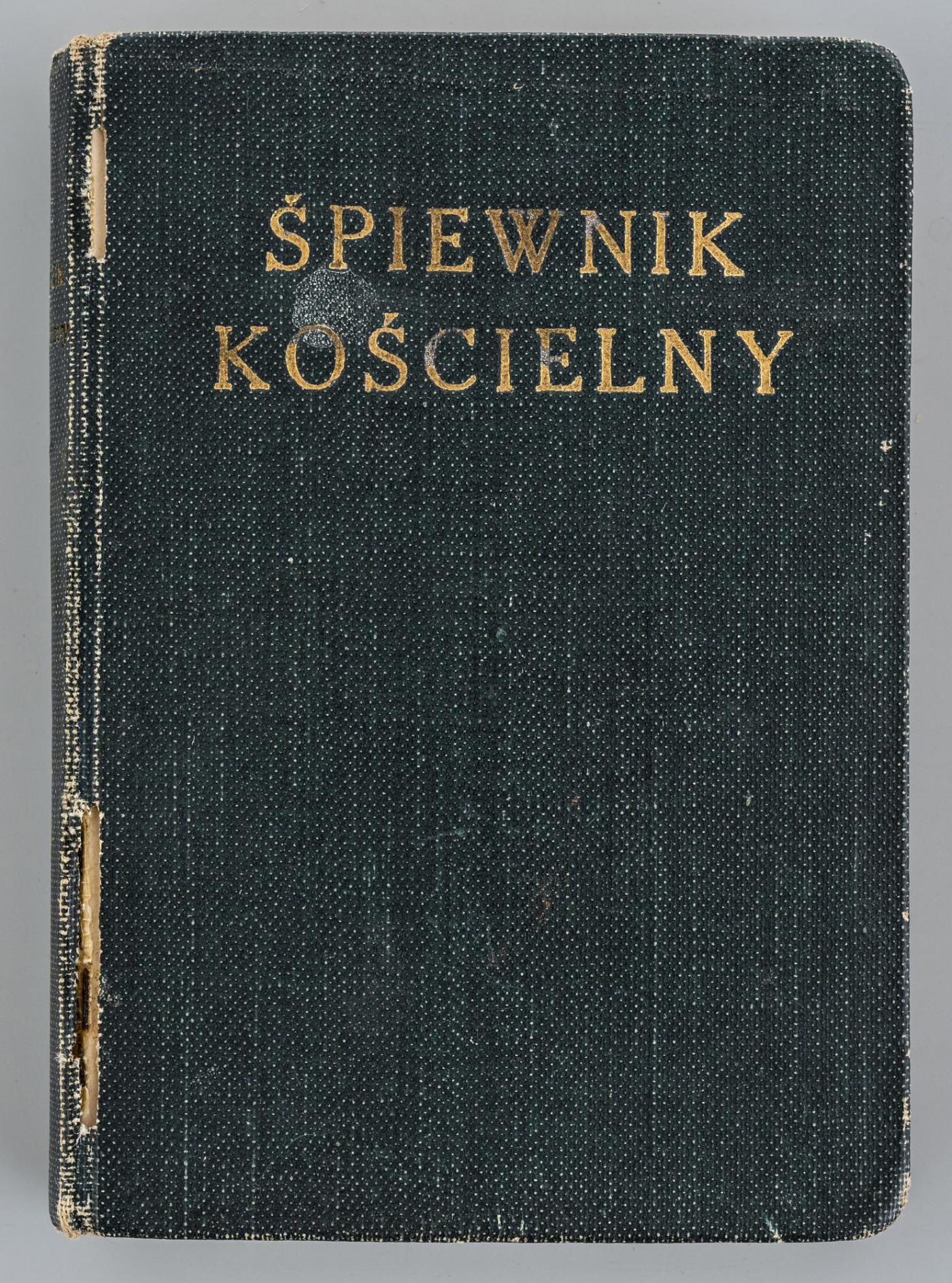 "Śpiewnik Kościelny" z nutami i modlitewnik do użytku młodzieży szkolnej,, kliknięcie na zdjęcie spowoduje jego powiększenie